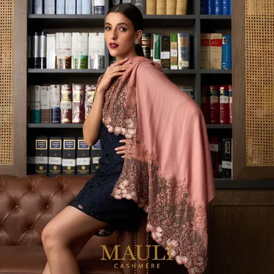 Dainty Petals | Embroidered Wool Silk Stole